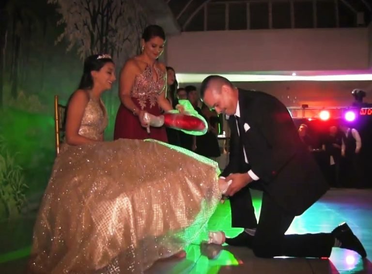 Cambio de zapatillas en Fiestas 15 años 【Celebra Tus 15】